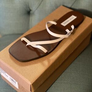 Steve Madden Janessa White Leat Sandals Size 9